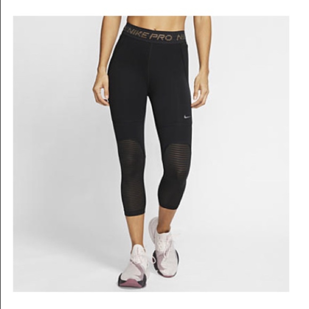 Nike Women’s Cropped Nike Pro Legging